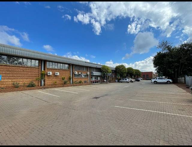 INDUSTRIAL PROPERTY TO RENT IN HENNOPSPARK